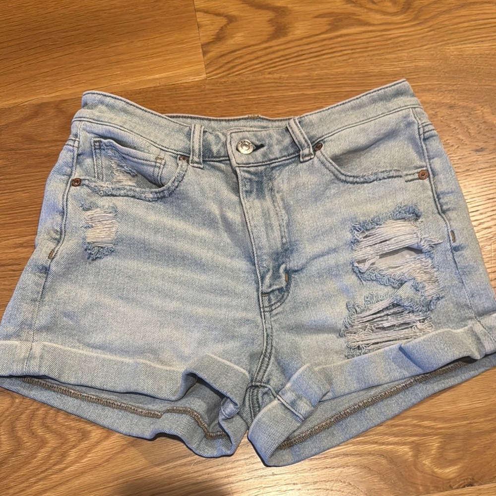 American Eagle Outfitters Light Wash Jean Mom Shorts